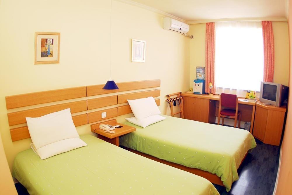 Home Inn Guangzhou Exterior photo